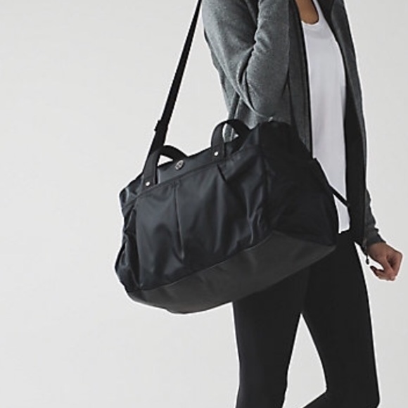 lululemon duffel backpack